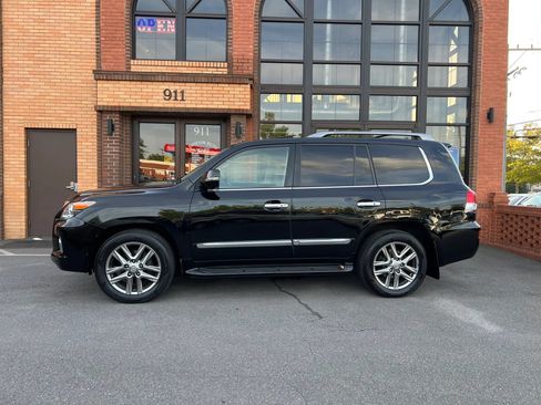 Used 2014 Lexus LX 570 4WD w/ Luxury Package image 4