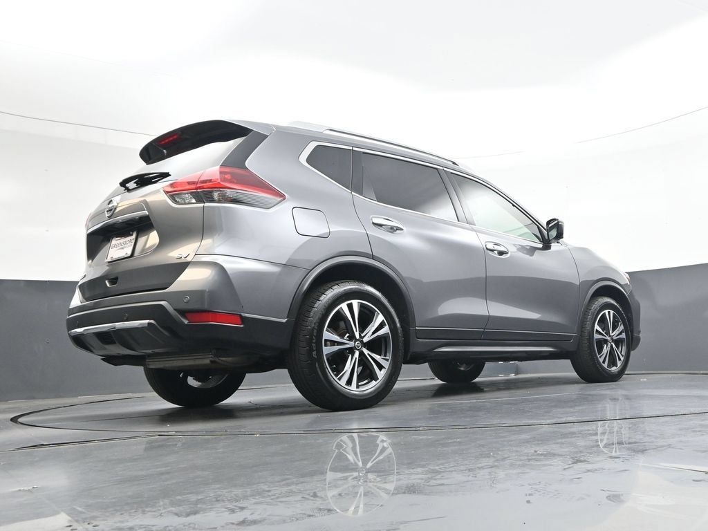 Used 2019 Nissan Rogue SV w/ Premium Package FWD image 34