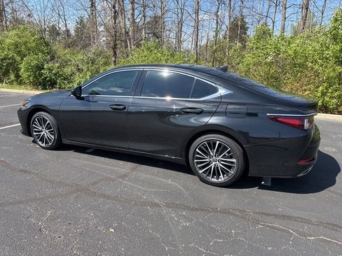Used 2023 Lexus ES 350 w/ Premium Package image 4