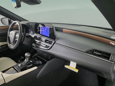 New 2025 Lexus ES 350 w/ Premium Package image 10