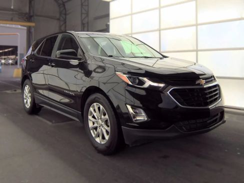 Used 2021 Chevrolet Equinox LT FWD image 2
