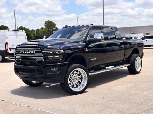 Used 2025 RAM 2500 Laramie w/ Sport Appearance Package AWD/4WD image 10