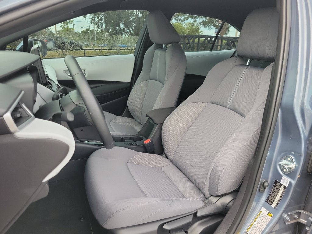 Used 2026 Toyota Corolla SE FWD image 16