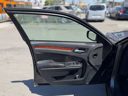 Used 2014 Chrysler 300 RWD image 20