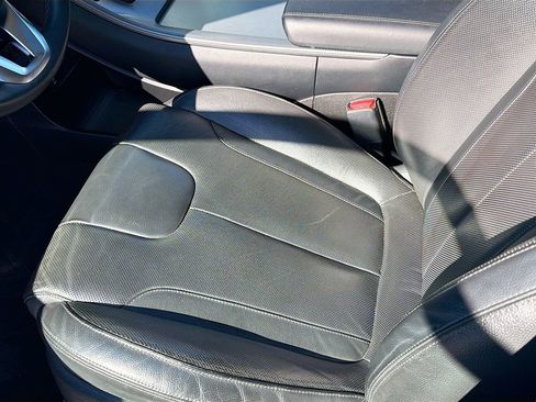 Used 2021 Hyundai Palisade SEL w/ Premium Package image 19