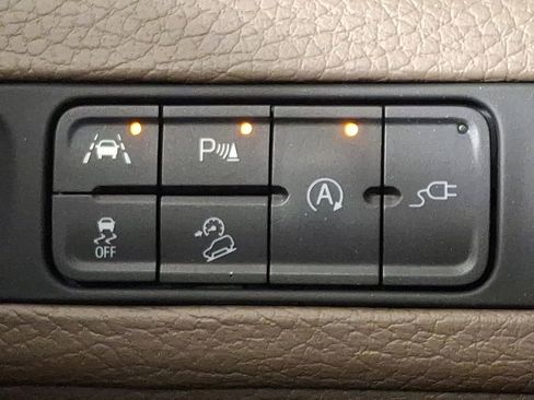 Used 2021 GMC Yukon Denali w/ Denali Ultimate Package image 28