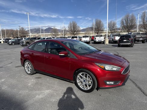 Used 2015 Ford Focus SE w/ Equipment Group 201A image 7
