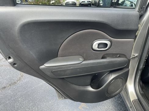 Used 2016 Kia Soul + FWD image 20