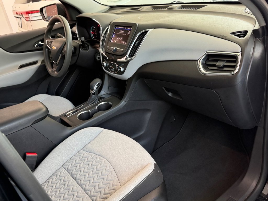 Used 2024 Chevrolet Equinox LS w/ Driver Confidence II Package FWD image 16