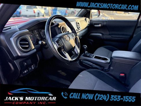 Used 2022 Toyota Tacoma TRD Sport w/ Black Out Package (TMS) image 30