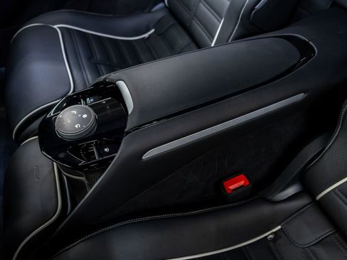 Used 2024 Ferrari Purosangue image 24