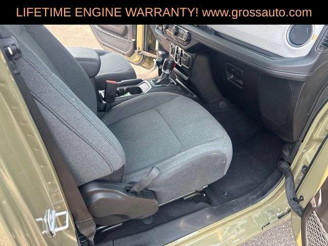 Used 2026 Jeep Wrangler Unlimited Sahara AWD/4WD image 38