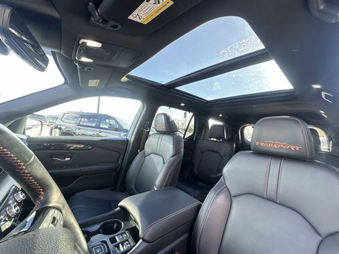 Used 2024 Honda Pilot TrailSport image 16