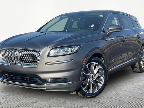 Used 2022 Lincoln Nautilus Reserve AWD/4WD image 2