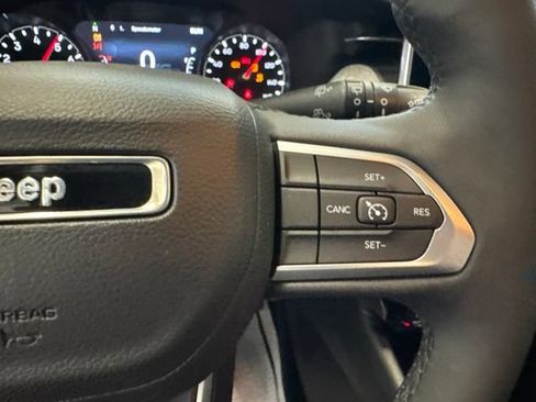 Used 2023 Jeep Compass Latitude AWD/4WD image 28