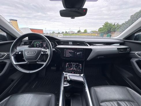 Used 2023 Audi e-tron Premium Plus w/ Premium Plus Package AWD/4WD image 3