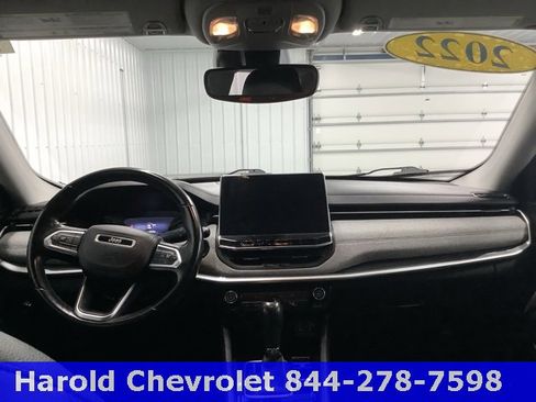Used 2022 Jeep Compass Latitude image 13