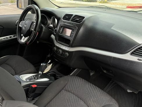 Used 2016 Dodge Journey SE w/ Flexible Seating Group FWD image 14