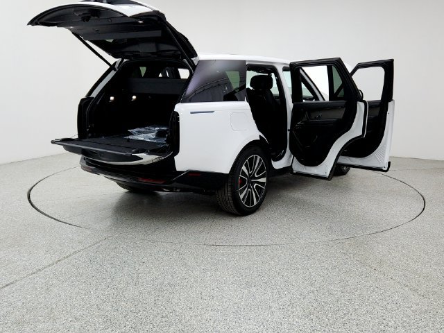 New 2026 Land Rover Range Rover SV AWD/4WD image 11