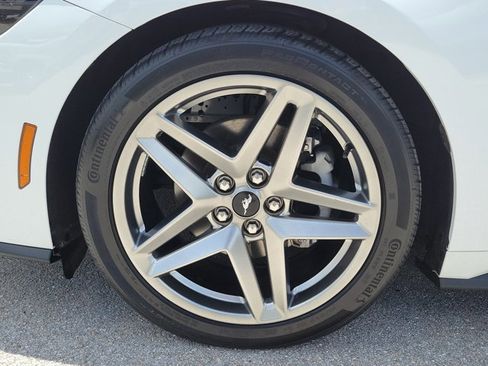 Certified 2024 Ford Mustang Coupe RWD image 4