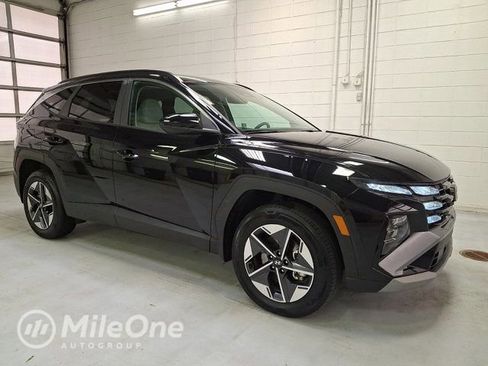 Certified 2025 Hyundai Tucson SEL image 1