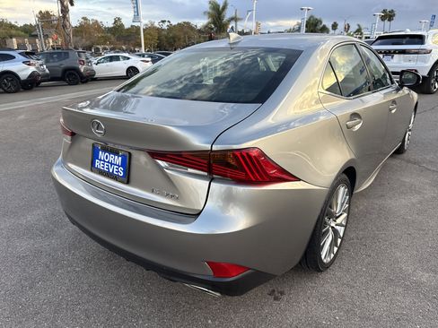 Used 2018 Lexus IS 300 image 5