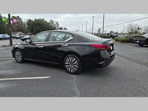 Used 2024 Nissan Altima 2.5 SV image 26