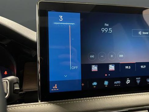 Used 2025 Lincoln Corsair Grand Touring image 31