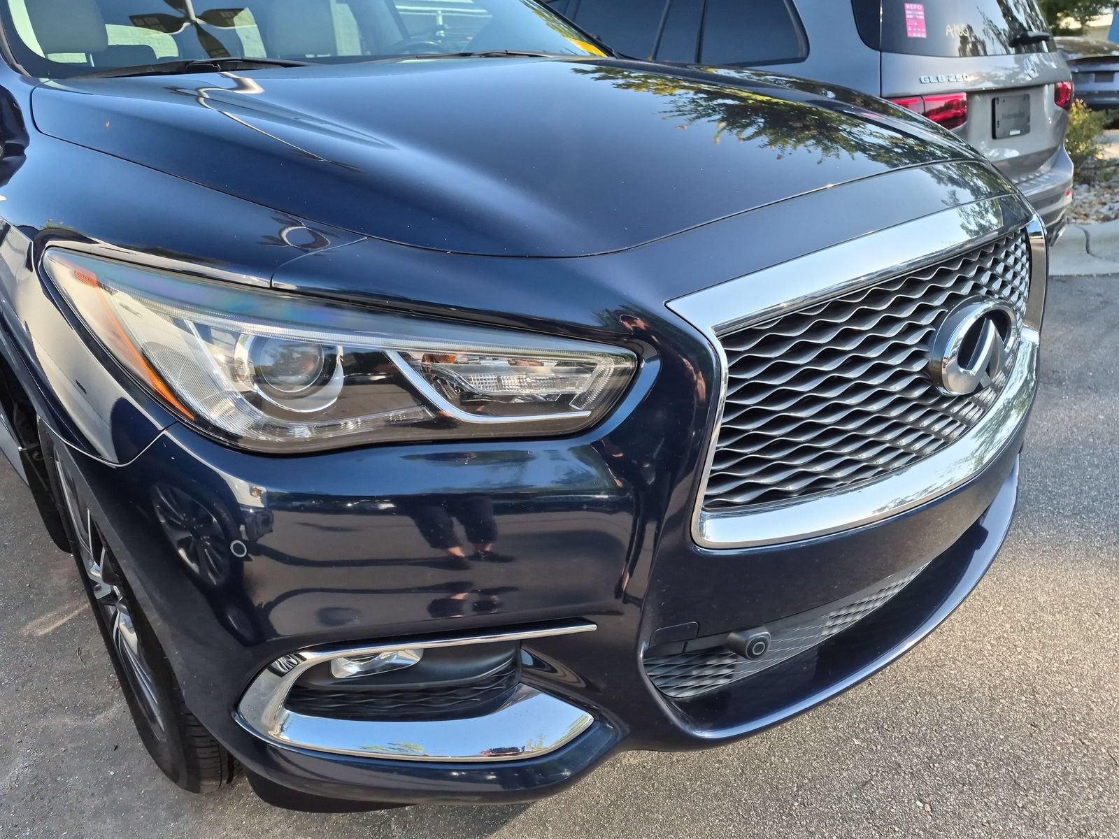 Used 2017 INFINITI QX60 Luxe w/ Deluxe Technology Package AWD/4WD image 7