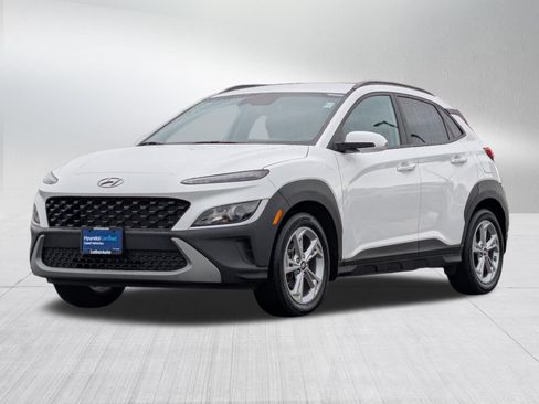 Certified 2022 Hyundai Kona SEL FWD image 3