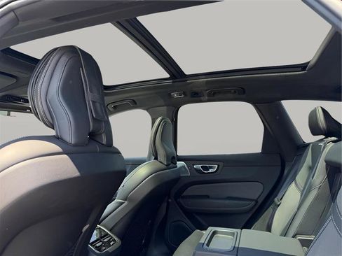 Used 2021 Volvo XC60 T5 R-Design w/ Advanced Package FWD image 25