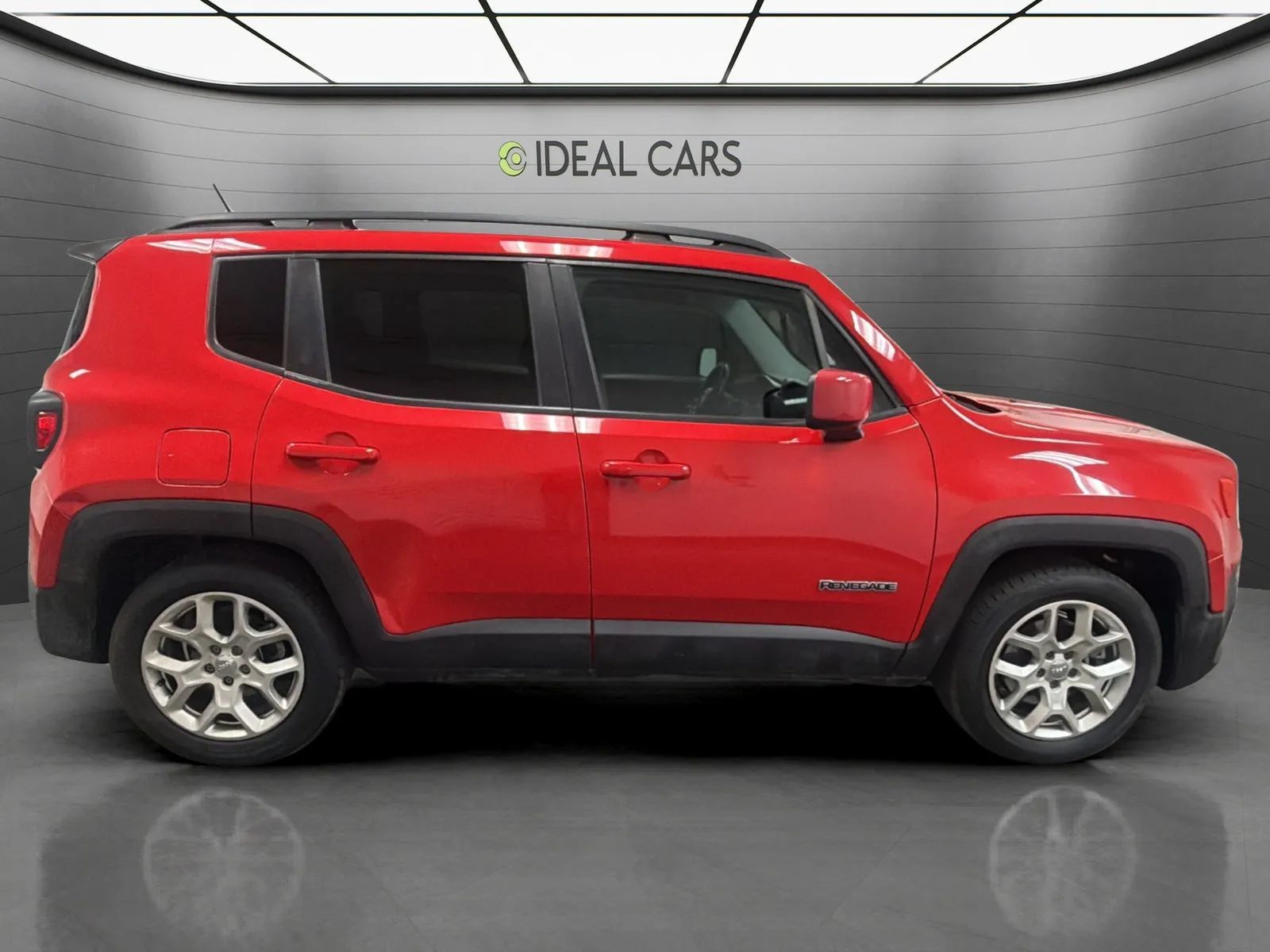 Used 2015 Jeep Renegade Latitude w/ Popular Equipment Group FWD image 4