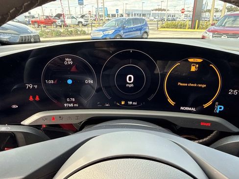 Used 2023 Porsche Taycan 4S image 34