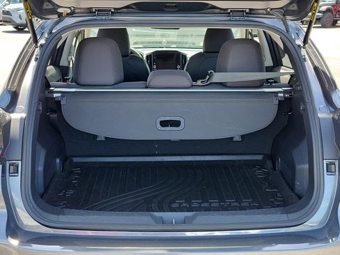 Used 2024 Subaru Crosstrek 2.0i Premium image 12