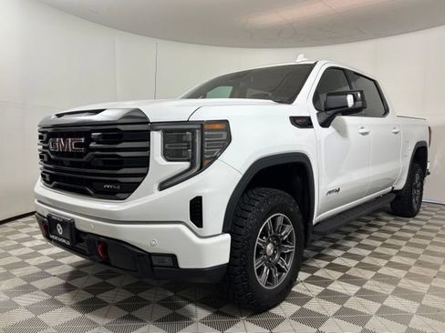 Used 2024 GMC Sierra 1500 AT4 w/ AT4 Premium Package AWD/4WD image 3