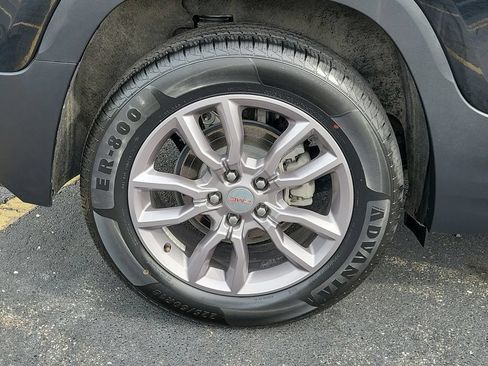 Used 2024 GMC Terrain SLT AWD/4WD image 7