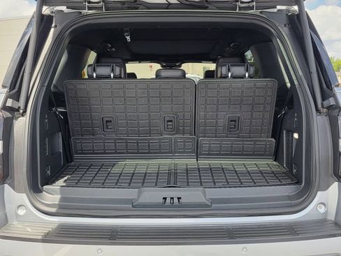 Used 2024 Ford Expedition Platinum image 32