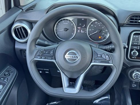 Used 2020 Nissan Versa S image 18