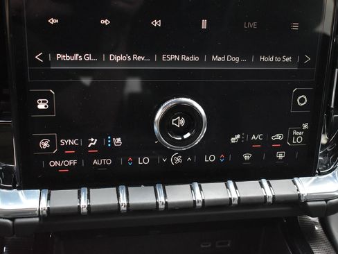 Used 2025 GMC Yukon XL Elevation w/ Elevation Premium Package AWD/4WD image 33