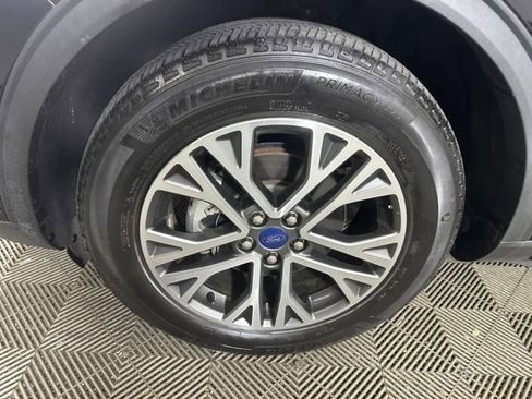 Used 2020 Ford Escape SEL image 10