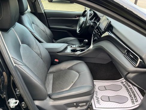 Used 2024 Toyota Camry XSE FWD image 8