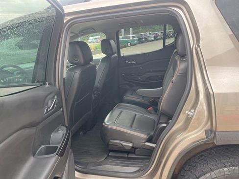 Used 2023 GMC Acadia AT4 w/ Technology Package image 33