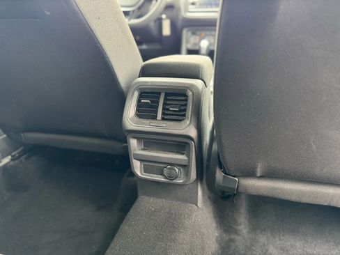 Used 2021 Volkswagen Tiguan S image 19