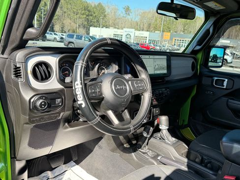 Used 2025 Jeep Gladiator Sport image 14