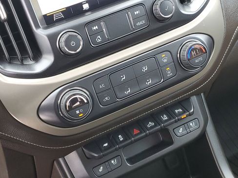 Used 2021 GMC Canyon Denali image 19