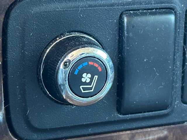 Used 2018 Nissan Armada Platinum w/ Captain Seat Package AWD/4WD image 16