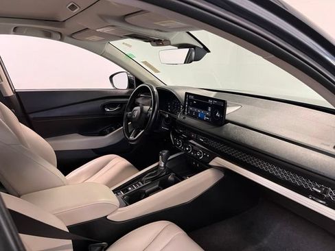Used 2023 Honda Accord Touring image 11