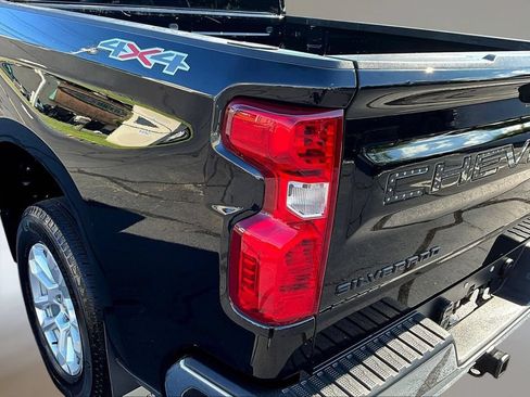 Used 2023 Chevrolet Silverado 1500 LT AWD/4WD image 21