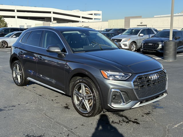 Used 2024 Audi Q5 e Premium Plus w/ Premium Plus Package AWD/4WD image 3