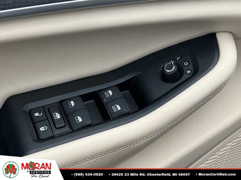 Used 2024 Jeep Grand Cherokee Limited AWD/4WD image 16